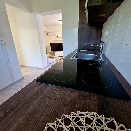 アパート Split Apartment *