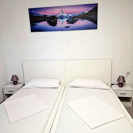 Split Apartment アパート スプリト