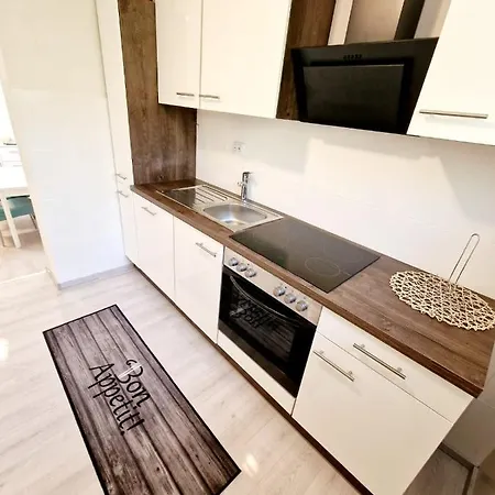 Апартаменти Split Apartment