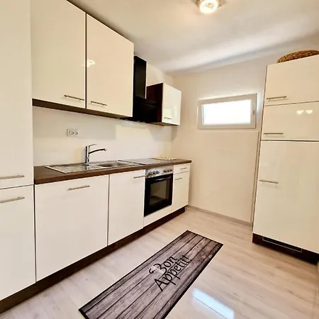 Split Apartment Апартаменти *