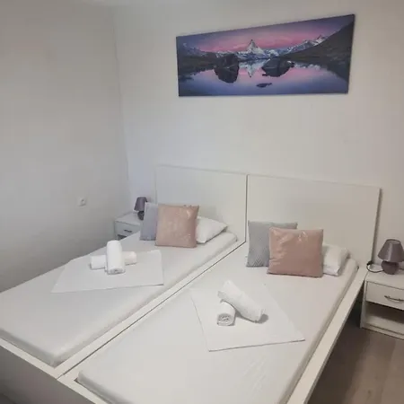 Split Apartment Апартаменти