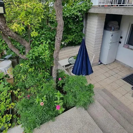 Апартаменти Split Apartment